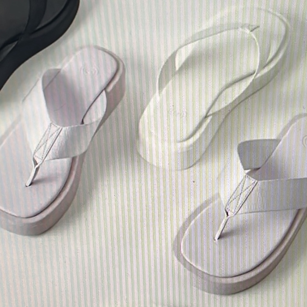 Urban outfitters purple platform flip flop
